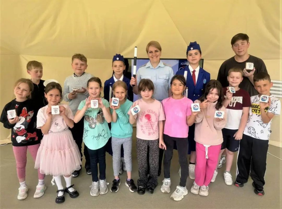 В подмосковных загородных лагерях продолжается серия профилактических встреч В подмосковных загородных лагерях продолжается серия профилактических встреч