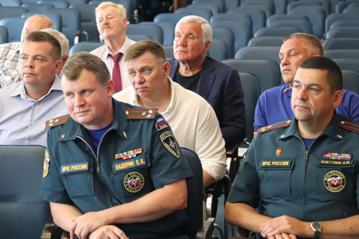 Внеочередное заседание Совета ветеранов МЧС Подмосковья: избран новый председатель и определены приоритеты на будущее Внеочередное заседание Совета ветеранов МЧС Подмосковья: избран новый председатель и определены приоритеты на будущее