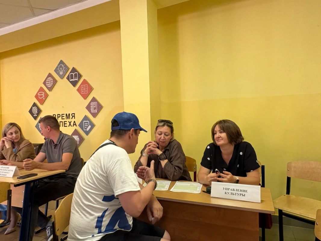 Заместитель главы Балашихи провел встречу с жителями микрорайона Железнодорожный Заместитель главы Балашихи провел встречу с жителями микрорайона Железнодорожный