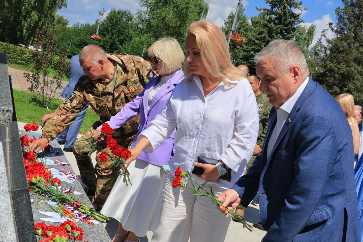 В День ветеранов боевых действий в Королёве прошло торжественное мероприятие с возложением цветов В День ветеранов боевых действий в Королёве прошло торжественное мероприятие с возложением цветов