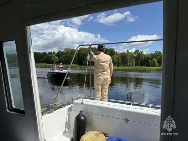 Безопасность на воде: инспекторы ГИМС провели рейд по водоемам Подмосковья Безопасность на воде: инспекторы ГИМС провели рейд по водоемам Подмосковья