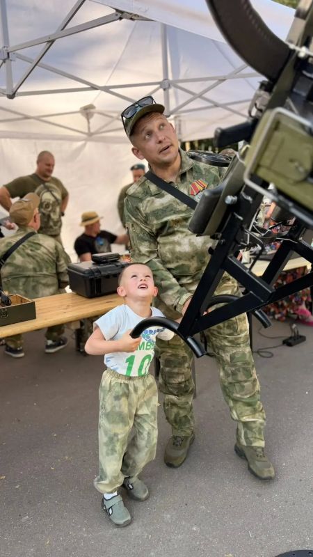 1 июля в Центральном парке Ногинска прошёл патриотический фестиваль «Гордость поколений», посвящённый Дню ветеранов боевых действий 1 июля в Центральном парке Ногинска прошёл патриотический фестиваль «Гордость поколений», посвящённый Дню ветеранов боевых действий