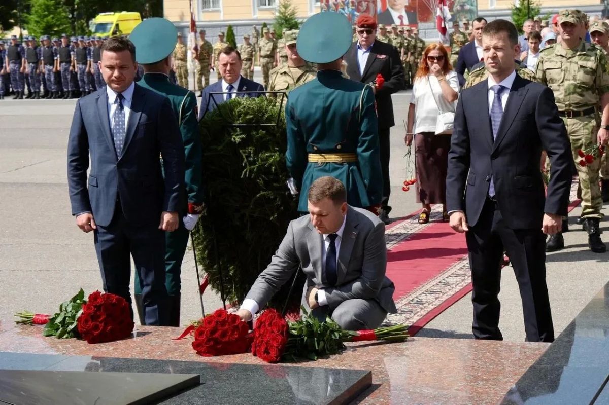 Глава Реутова почтил память ветеранов боевых действий Глава Реутова почтил память ветеранов боевых действий