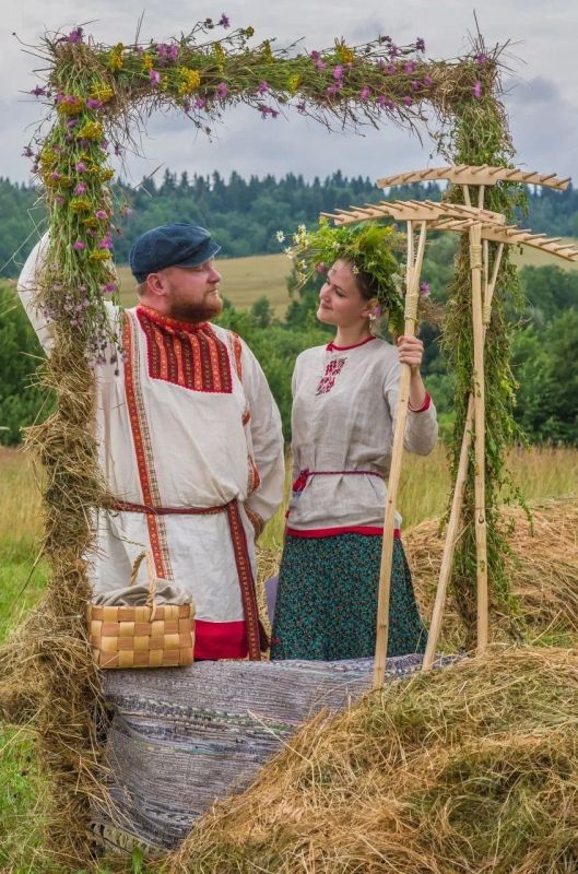 Фестиваль народной культуры «Сенокос в Муранове» приглашает гостей Фестиваль народной культуры «Сенокос в Муранове» приглашает гостей