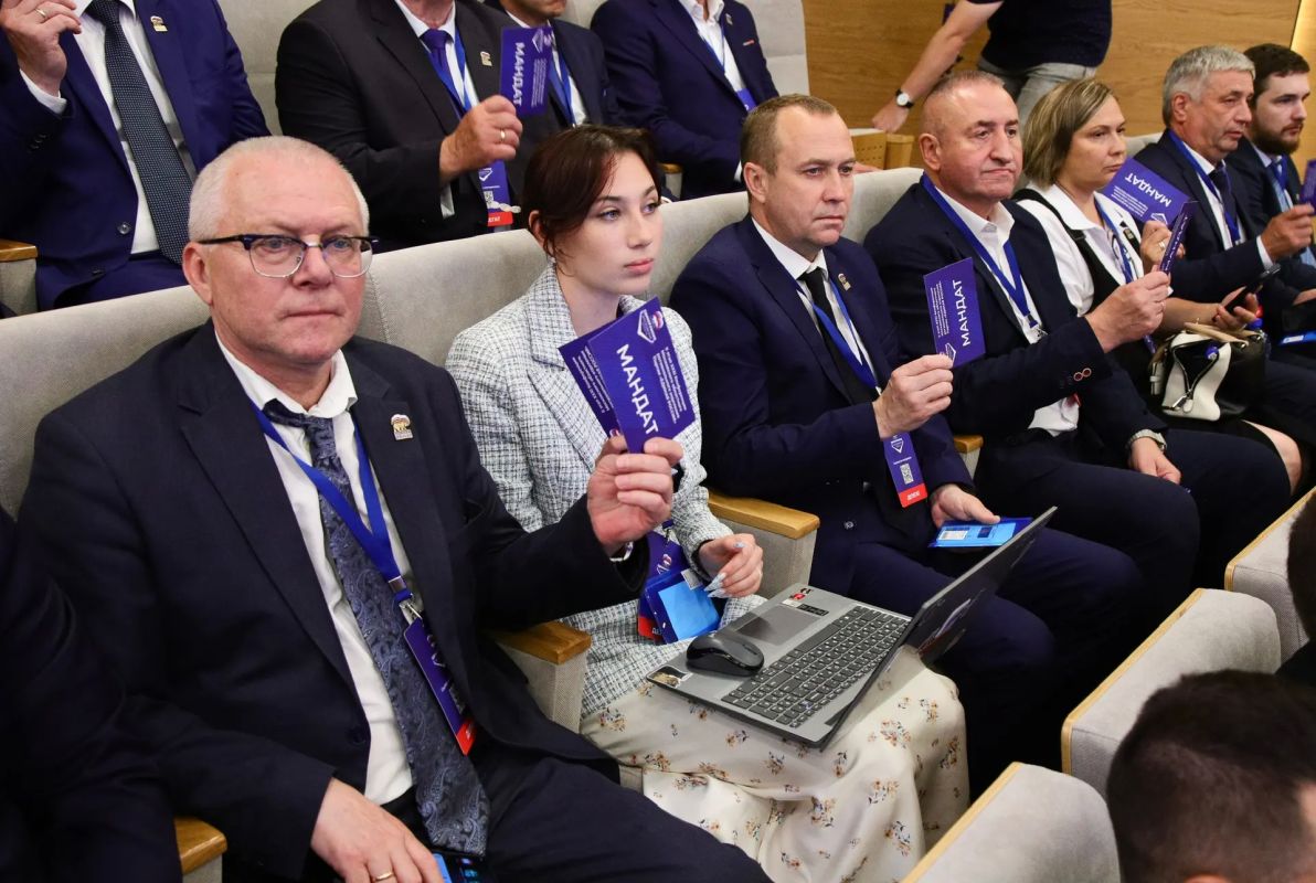 Алексей Малкин: Вместе с однопартийцами принял участие в региональной Конференции Единой России, где партия представила кандидатов на выборы в Мособлдуму Алексей Малкин: Вместе с однопартийцами принял участие в региональной Конференции Единой России, где партия представила кандидатов на выборы в Мособлдуму