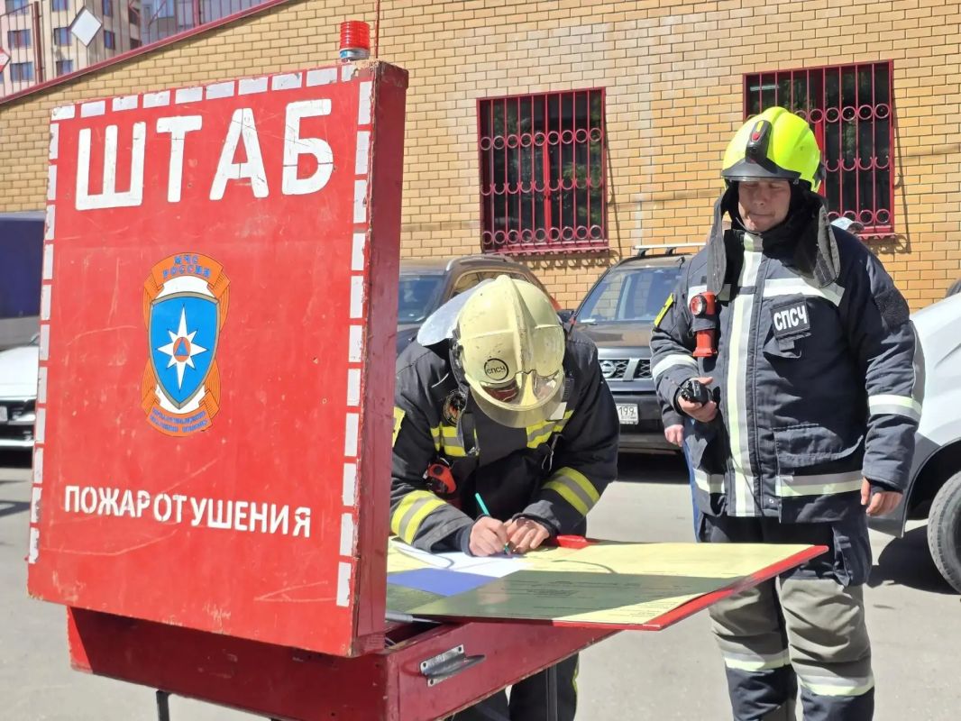В Реутове прошли учения по отработке действий при ЧС В Реутове прошли учения по отработке действий при ЧС