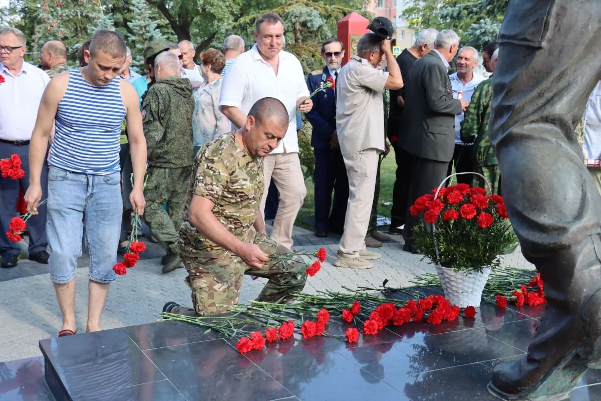В Ступино почтили память защитников Отечества в День ветеранов боевых действий В Ступино почтили память защитников Отечества в День ветеранов боевых действий