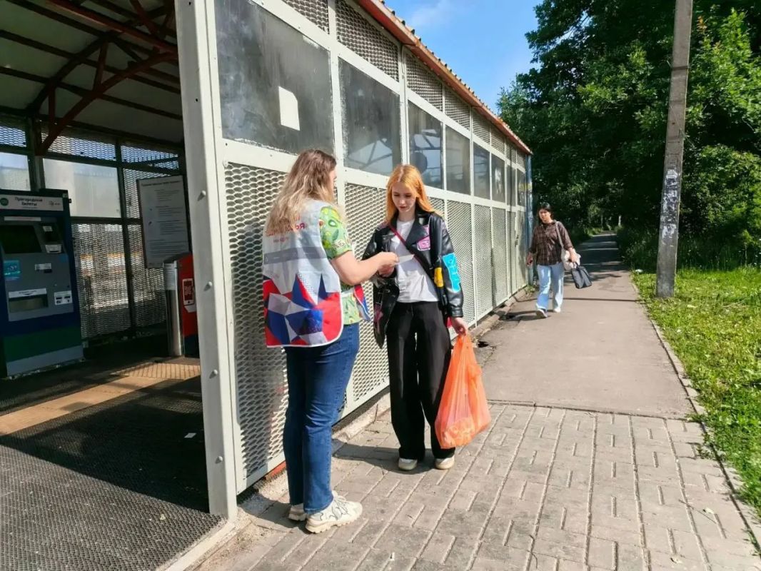 Пассажирам станции Львовская напомнили о правилах безопасности на железной дороге Пассажирам станции Львовская напомнили о правилах безопасности на железной дороге