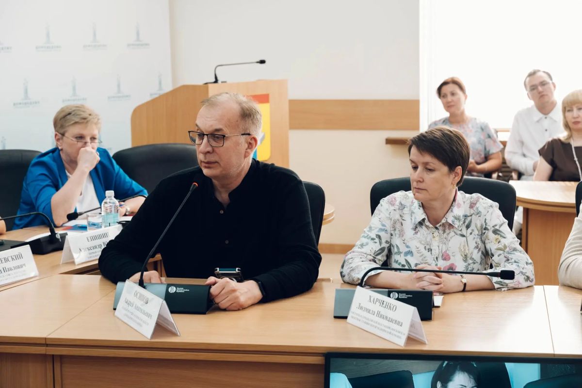 Доступность медицины, строительство новых объектов и модернизация существующей инфраструктуры — главные темы встречи с руководством и коллективами медучреждений Домодедово Доступность медицины, строительство новых объектов и модернизация существующей инфраструктуры — главные темы встречи с руководством и коллективами медучреждений Домодедово