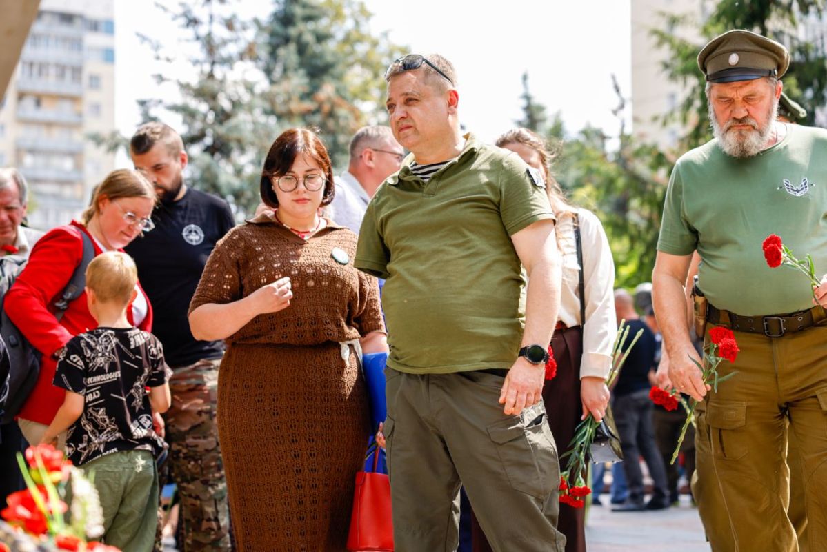 На Аллее Славы состоялся памятный митинг, посвящённый Дню ветеранов боевых действий На Аллее Славы состоялся памятный митинг, посвящённый Дню ветеранов боевых действий