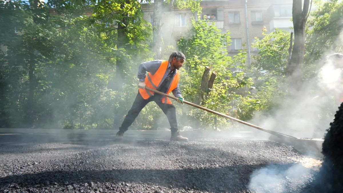 Еще на одной улице в Люберцах завершается ремонт дорожного полотна Еще на одной улице в Люберцах завершается ремонт дорожного полотна