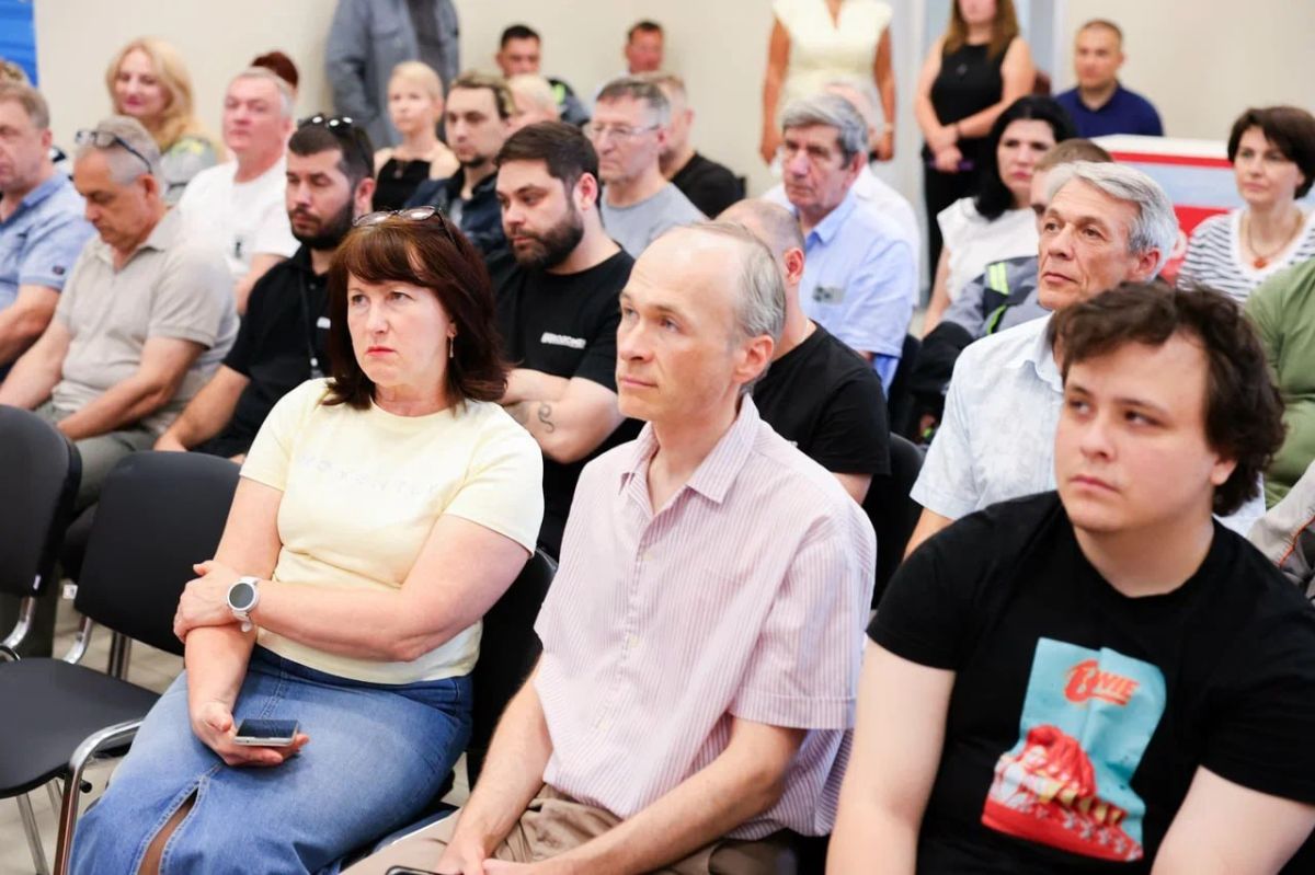 Александр Легков провел встречу с коллективом мытищинского ООО «Водомер» Александр Легков провел встречу с коллективом мытищинского ООО «Водомер»