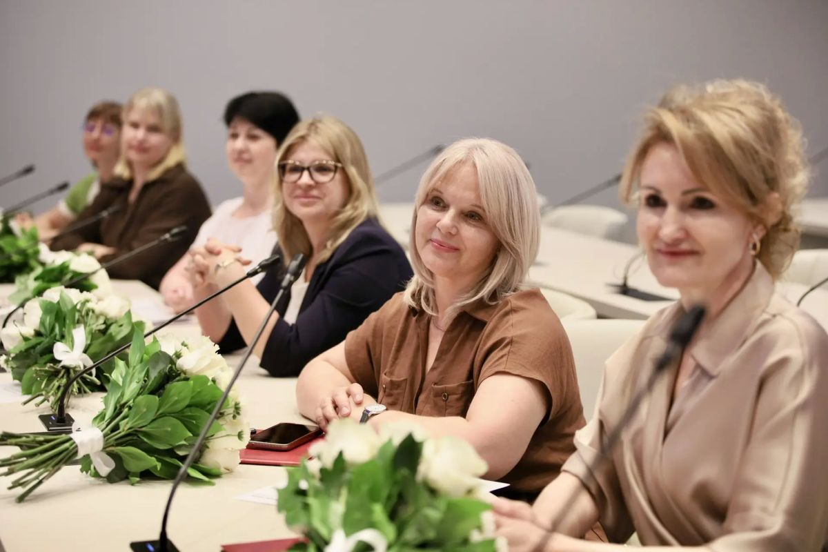 37 педагогов Подмосковья получили сертификаты на покупку жилья 37 педагогов Подмосковья получили сертификаты на покупку жилья