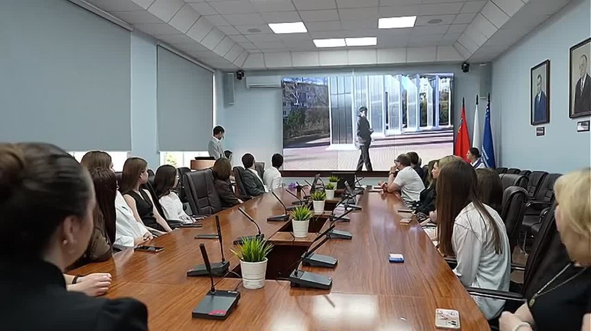 По инициативе главы городского округа Пушкинский Максима Красноцветова на базе Российского Государственного Университета Туризма и Сервиса был организован муниципальный проект «Молодёжный резерв туризма»