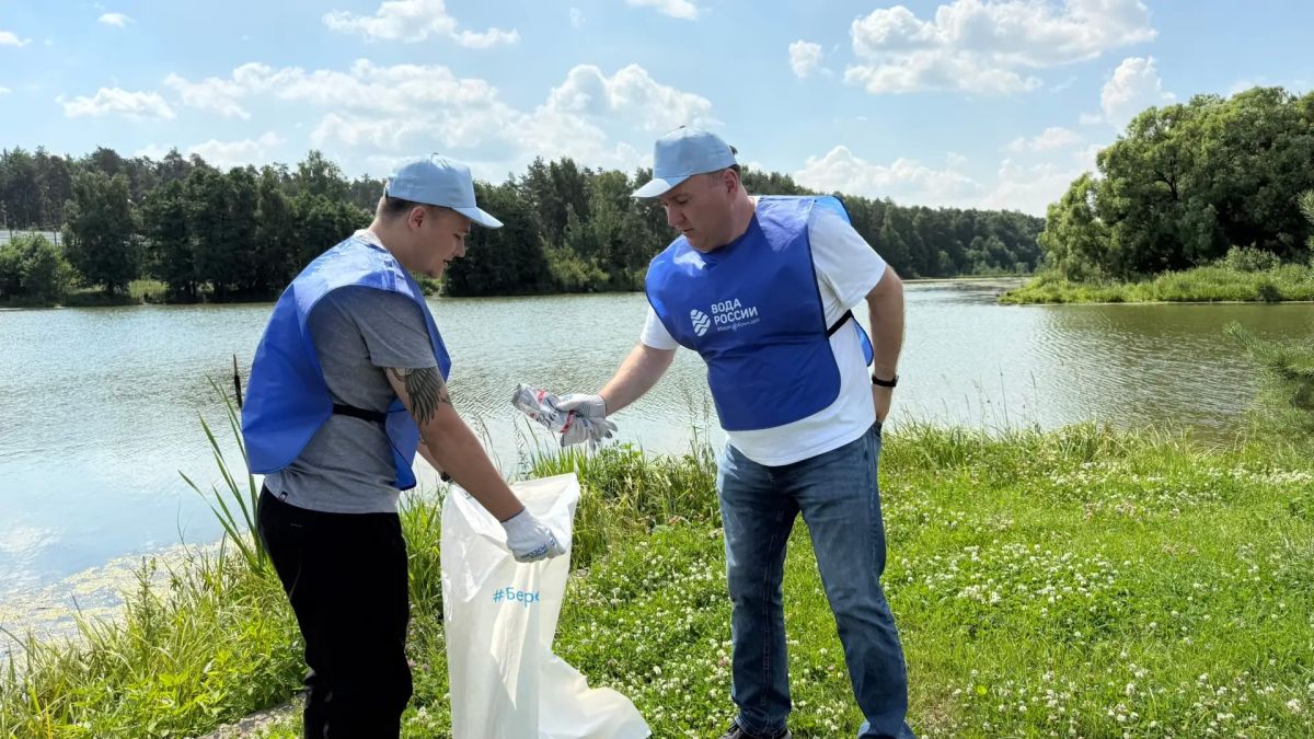 Берег Токаревского озера в Люберцах очистили от мусора во время акции «Вода России» Берег Токаревского озера в Люберцах очистили от мусора во время акции «Вода России»