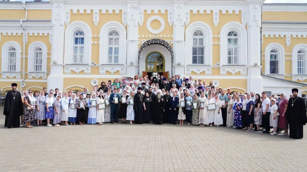 Центр милосердия святителя Николая Чудотворца из Серпухова второй год подряд стал обладателем премии Всероссийского конкурса «Волонтер преподобного Серафима Саровского» Центр милосердия святителя Николая Чудотворца из Серпухова второй год подряд стал обладателем премии Всероссийского конкурса «Волонтер преподобного Серафима Саровского»
