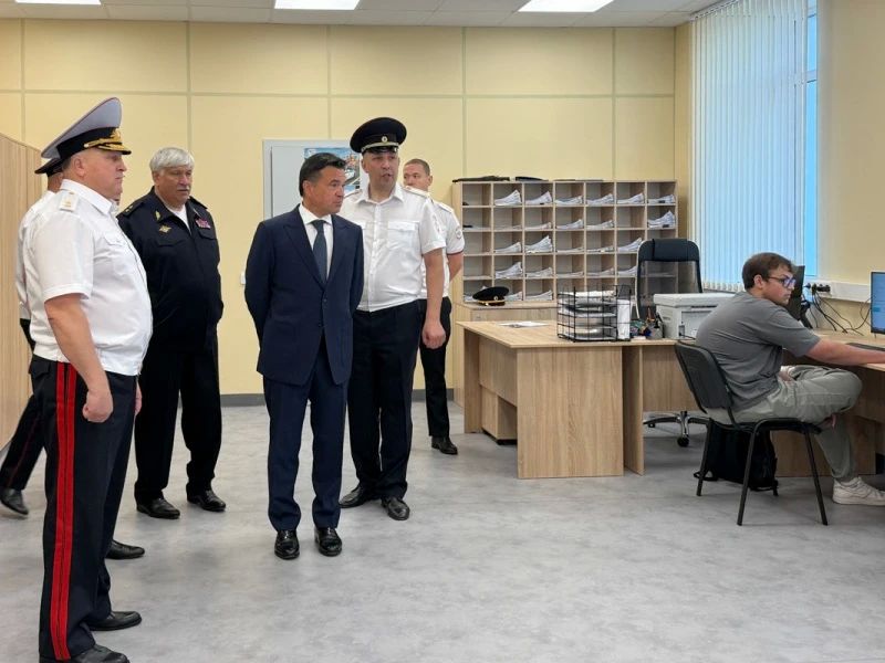 В день 90-летия Госавтоинспекции МВД России первый заместитель Министра внутренних дел РФ генерал-лейтенант полиции Андрей Курносенко и заместитель Министра внутренних дел РФ генерал-майор полиции Алексей Макаров посетили... В день 90-летия Госавтоинспекции МВД России первый заместитель Министра внутренних дел РФ генерал-лейтенант полиции Андрей Курносенко и заместитель Министра внутренних дел РФ генерал-майор полиции Алексей Макаров посетили...