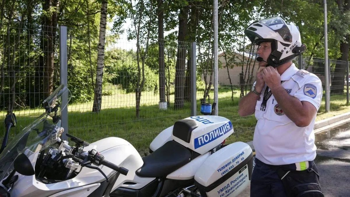 Андрей Воробьев поздравил сотрудников Госавтоинспекции Андрей Воробьев поздравил сотрудников Госавтоинспекции