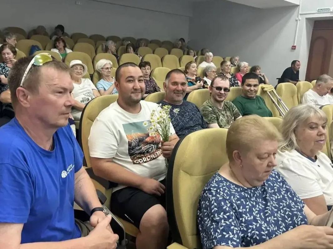 В Центре социально-медицинской реабилитации инвалидов и ветеранов боевых действий «Ясенки» концертом отметили День ветерана боевых действий В Центре социально-медицинской реабилитации инвалидов и ветеранов боевых действий «Ясенки» концертом отметили День ветерана боевых действий