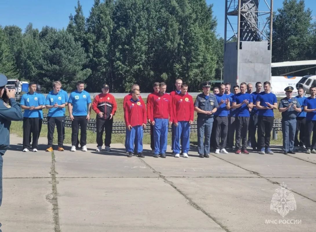 Команда Главного управления приняла участие в соревнованиях по спасательному спорту Команда Главного управления приняла участие в соревнованиях по спасательному спорту