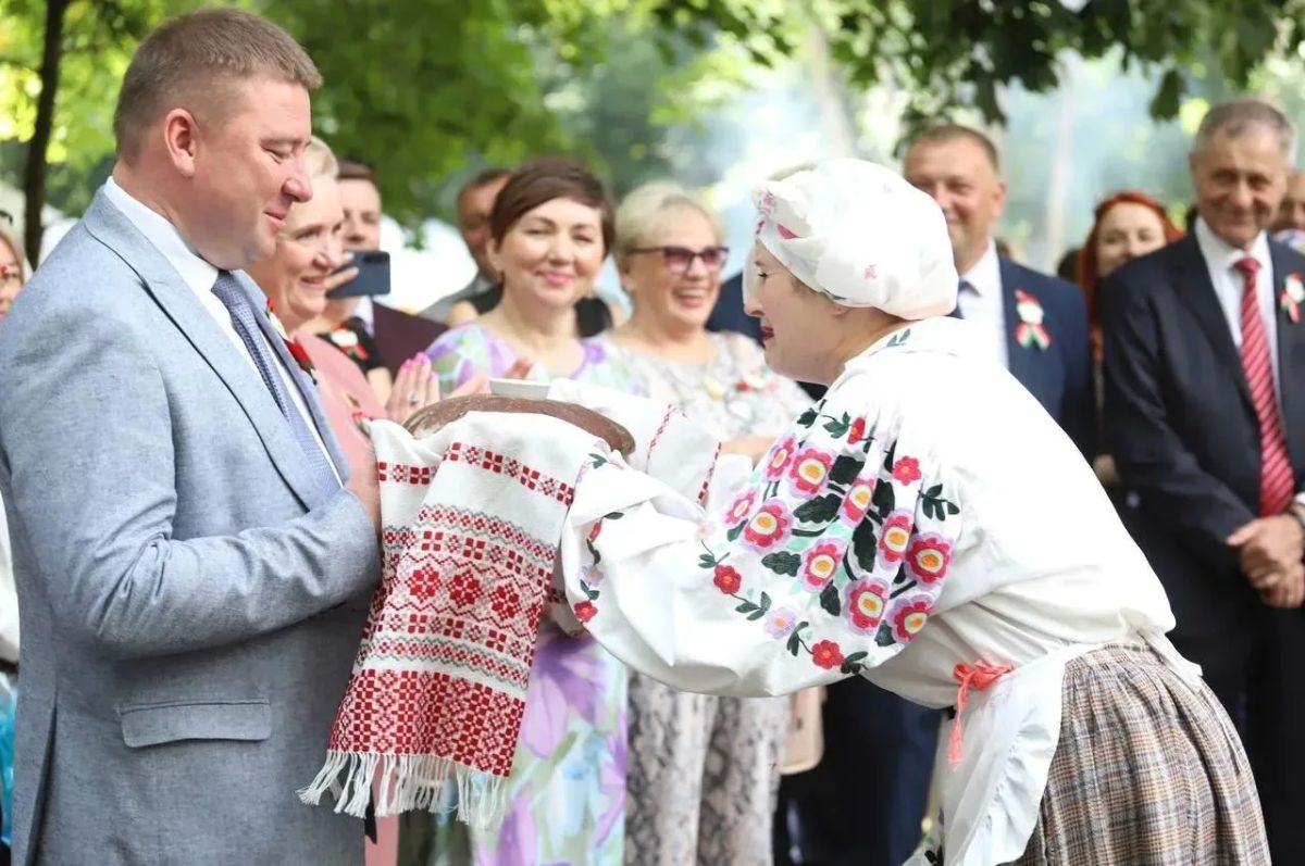 Заместитель главы Реутова Владимир Покамин принял участие в патриотической акции в День независимости Республики Беларусь Заместитель главы Реутова Владимир Покамин принял участие в патриотической акции в День независимости Республики Беларусь