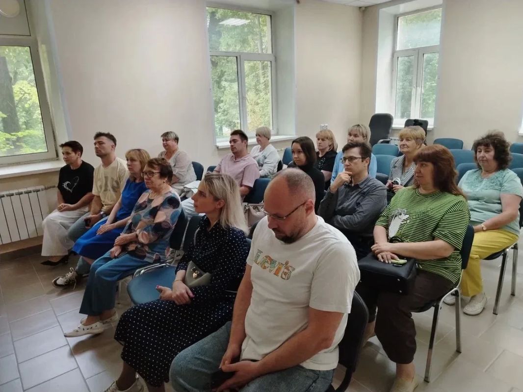 СЕРПУХОВ. В Серпуховской больнице встретился с жителями и коллективом учреждения СЕРПУХОВ. В Серпуховской больнице встретился с жителями и коллективом учреждения