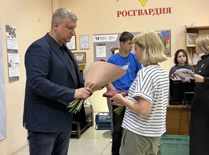 В Ассоциации ветеранов СВО вручили государственные награды родственникам погибших бойцов СВО В Ассоциации ветеранов СВО вручили государственные награды родственникам погибших бойцов СВО