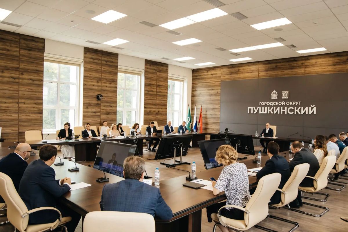 Максим Красноцветов: Сегодня состоялось еженедельное совещание под председательством губернатора Подмосковья Андрея Воробьева Максим Красноцветов: Сегодня состоялось еженедельное совещание под председательством губернатора Подмосковья Андрея Воробьева