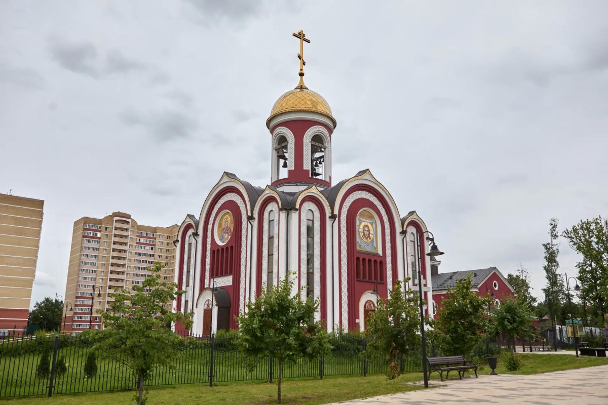 Чудотворную икону Божией Матери «Троеручица» передали в Балашиху Чудотворную икону Божией Матери «Троеручица» передали в Балашиху