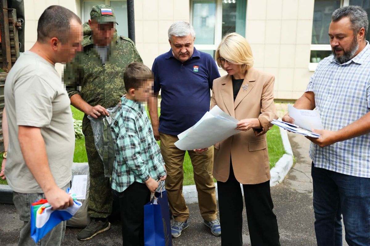 Юлия Купецкая: Когда наши защитники приходят в отпуск, стараемся лично с ними встретиться, чтобы поблагодарить и узнать о волнующих вопросах Юлия Купецкая: Когда наши защитники приходят в отпуск, стараемся лично с ними встретиться, чтобы поблагодарить и узнать о волнующих вопросах