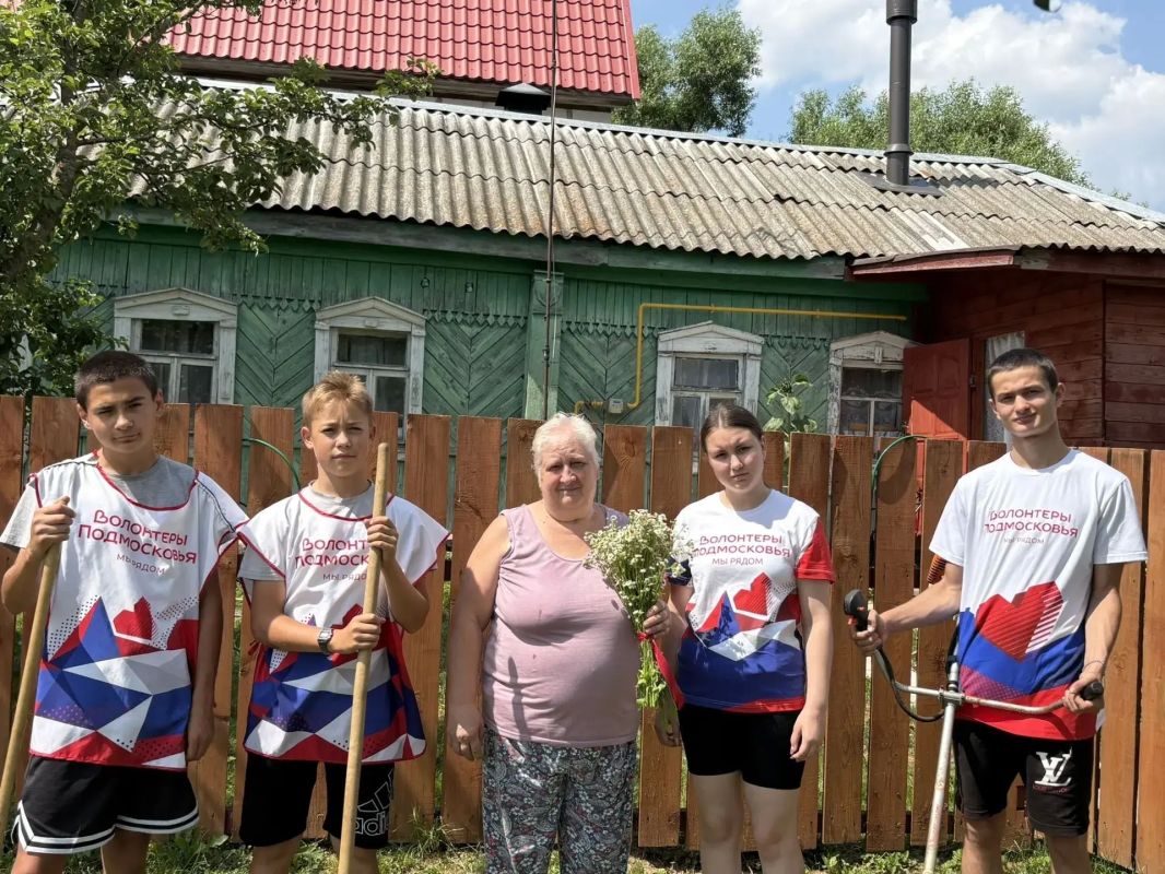 Добрые дела ко Дню семьи: волонтёры поздравили родных военнослужащих Добрые дела ко Дню семьи: волонтёры поздравили родных военнослужащих