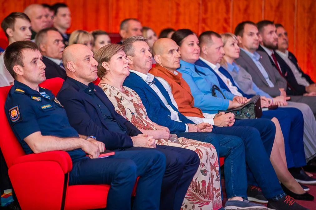 Андрей Иванов: Провёл первый из 7 тематических отчётов, посвящённых итогам 2025 года и прошедшей пятилетки Андрей Иванов: Провёл первый из 7 тематических отчётов, посвящённых итогам 2025 года и прошедшей пятилетки