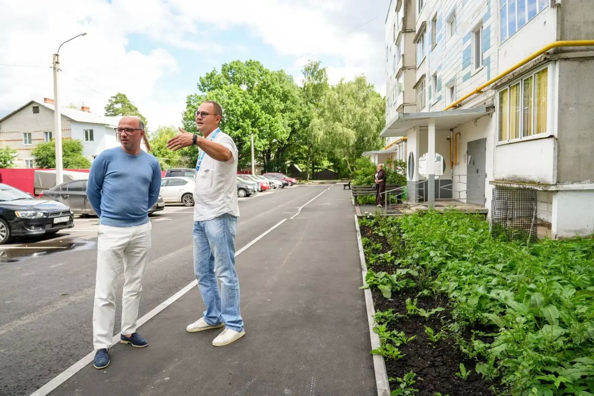 В мкр. Семхоз на ул. Парковая завершилось комплексное благоустройство двора дома №5 В мкр. Семхоз на ул. Парковая завершилось комплексное благоустройство двора дома №5