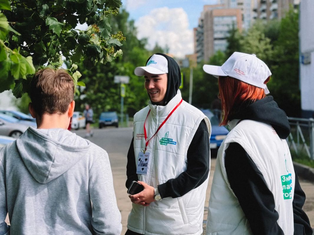 Волонтёров Химок наградили за вклад в благоустройство Подмосковья Волонтёров Химок наградили за вклад в благоустройство Подмосковья