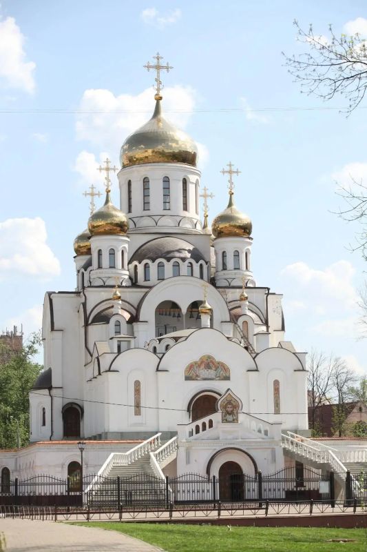 Великая святыня в Реутове: в Троицкий храм прибудет икона «Троеручица» Великая святыня в Реутове: в Троицкий храм прибудет икона «Троеручица»