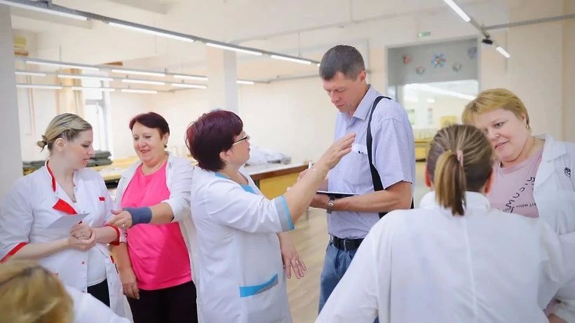 Депутат Госдумы Ирина Роднина посетила Солнечногорский механический завод - здесь производят парашютные системы! Депутат Госдумы Ирина Роднина посетила Солнечногорский механический завод - здесь производят парашютные системы!