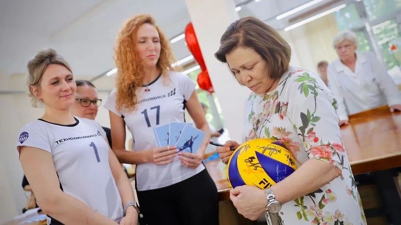 Депутат Госдумы Ирина Роднина посетила Солнечногорский механический завод - здесь производят парашютные системы! Депутат Госдумы Ирина Роднина посетила Солнечногорский механический завод - здесь производят парашютные системы!