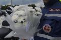 В День семьи, любви и верности сотрудники Госавтоинспекции Чехова провели трогательную акцию на одном из оживлённых участков дорог региона, уделив особое внимание семьям, путешествующим на автомобилях