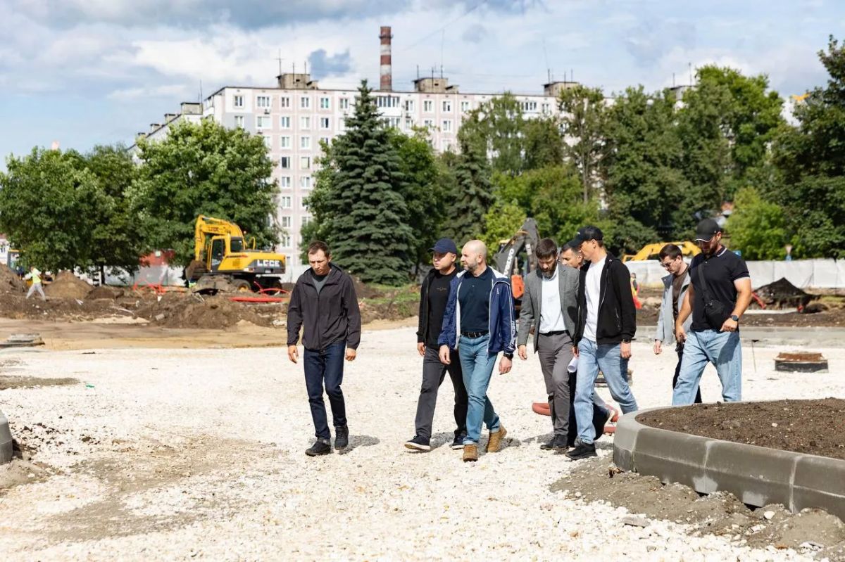 Руслан Заголовацкий: С опережением графика. . По Народной программе Единой России продолжаем благоустройство Октябрьской площади и Центрального бульвара в Орехово-Зуеве Руслан Заголовацкий: С опережением графика. . По Народной программе Единой России продолжаем благоустройство Октябрьской площади и Центрального бульвара в Орехово-Зуеве