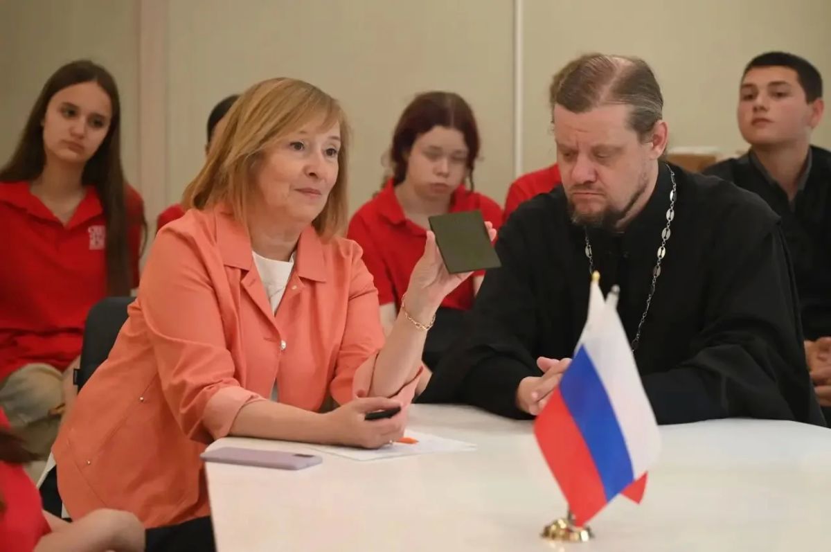 В Центре поддержки участников СВО и их семей состоялась встреча с защитником с позывным «Седой» В Центре поддержки участников СВО и их семей состоялась встреча с защитником с позывным «Седой»