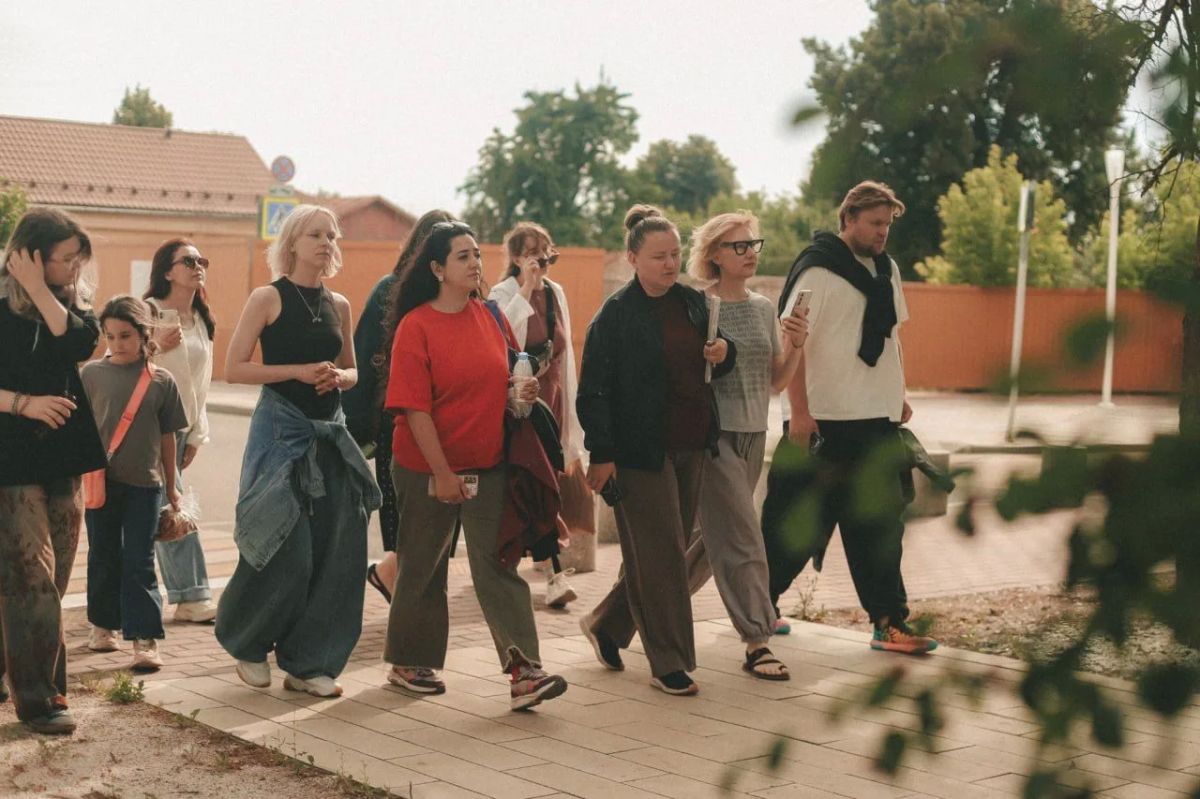 «Перезагрузка» выходит в город: в Зарайске стартовала международная арт-резиденция и создается мурал художника NAPASIO «Перезагрузка» выходит в город: в Зарайске стартовала международная арт-резиденция и создается мурал художника NAPASIO