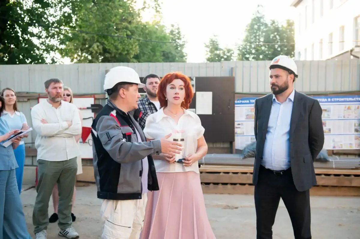 Татьяна Витушева: В ходе рабочего выезда осмотрела и строительство нового корпуса Новопетровской школы на 300 мест Татьяна Витушева: В ходе рабочего выезда осмотрела и строительство нового корпуса Новопетровской школы на 300 мест