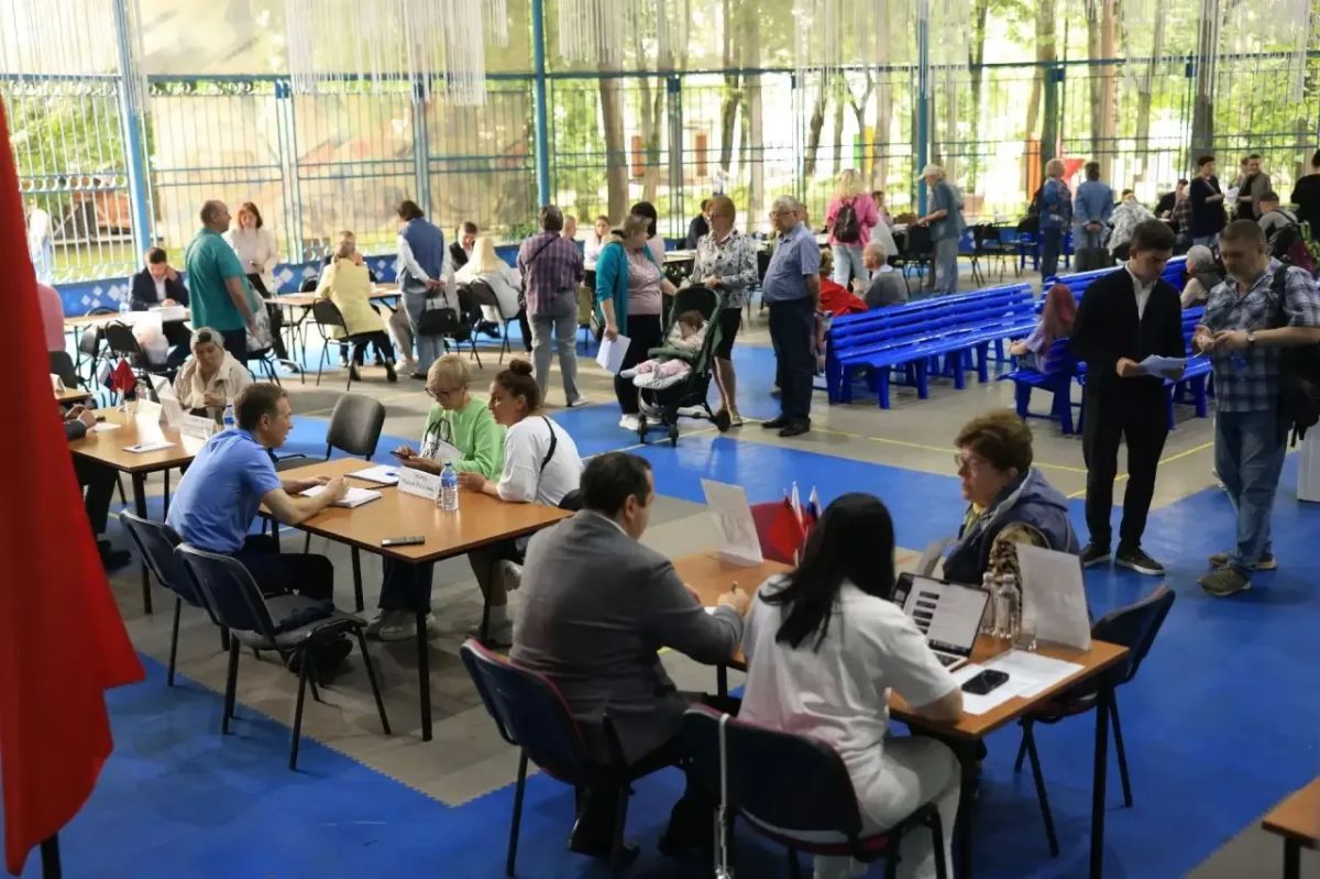 Игорь Трифонов: В Центральном городском парке провели выездной приём жителей, особое внимание уделили вопросам здравоохранения Игорь Трифонов: В Центральном городском парке провели выездной приём жителей, особое внимание уделили вопросам здравоохранения