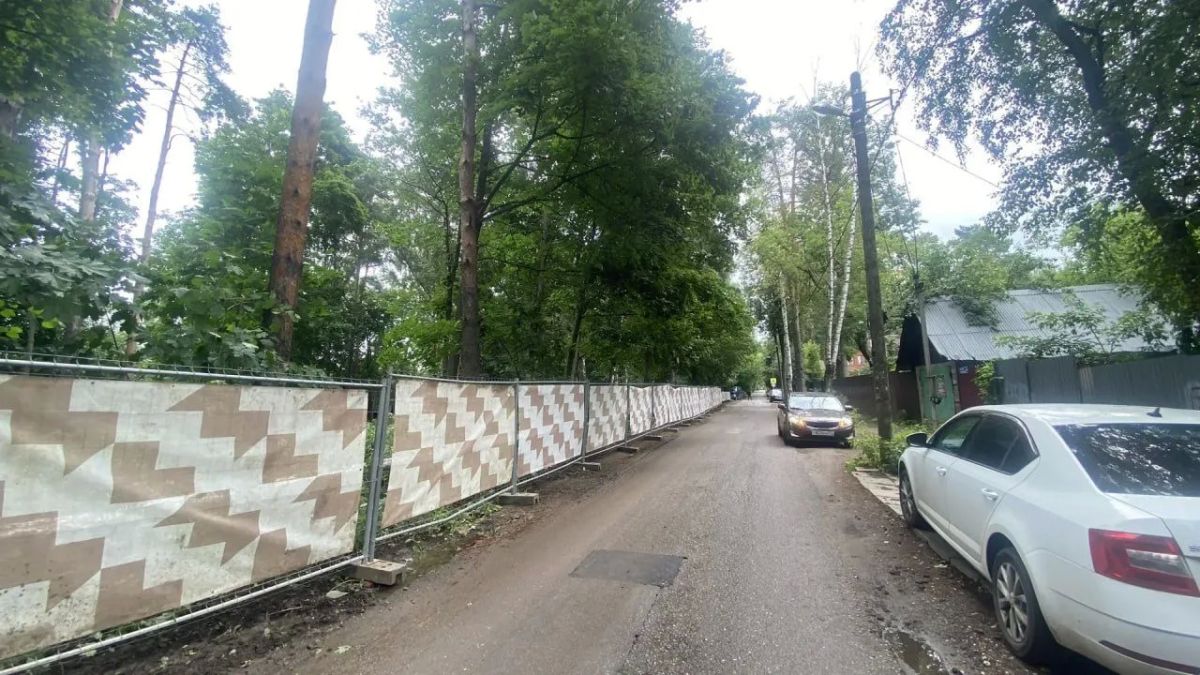 Вчера, 9 июля, сотрудники предприятия «Автобытдор» провели ямочный ремонт на дорогах и дворовых территориях по следующим адресам: Вчера, 9 июля, сотрудники предприятия «Автобытдор» провели ямочный ремонт на дорогах и дворовых территориях по следующим адресам: