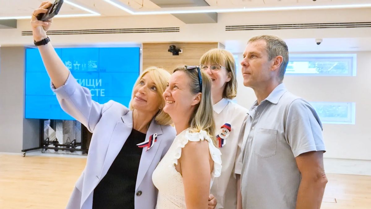 Юлия Купецкая: Вручили паспорта юным мытищинцам! Юлия Купецкая: Вручили паспорта юным мытищинцам!