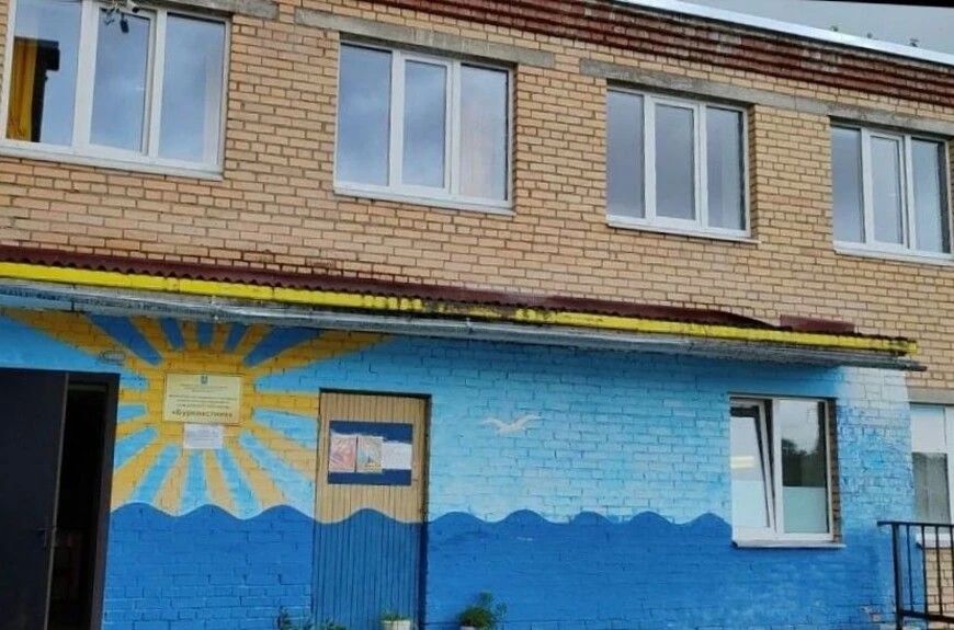 В ДДТ «Буревестник» в Смирновке обновили кровлю! В ДДТ «Буревестник» в Смирновке обновили кровлю!