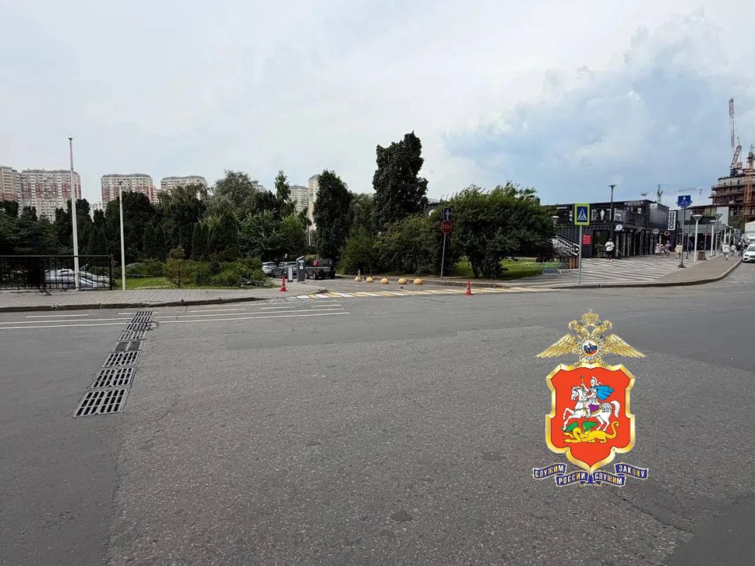 Подмосковные полицейские разбираются в обстоятельствах ДТП в Красногорске, в котором пострадала несовершеннолетняя Подмосковные полицейские разбираются в обстоятельствах ДТП в Красногорске, в котором пострадала несовершеннолетняя