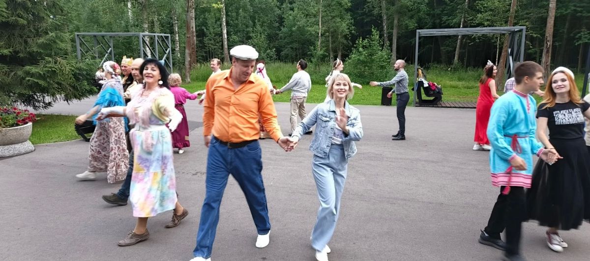«Танцевальные истории»: в парке ожили герои русских сказок «Танцевальные истории»: в парке ожили герои русских сказок