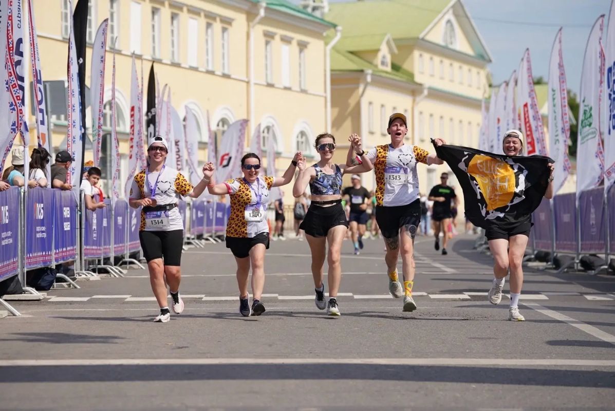 Почувствуй ритм истории. Более 2000 бегунов из 52 регионов собрал VI полумарафон «Сергиевым путем» в Сергиевом Посаде Почувствуй ритм истории. Более 2000 бегунов из 52 регионов собрал VI полумарафон «Сергиевым путем» в Сергиевом Посаде