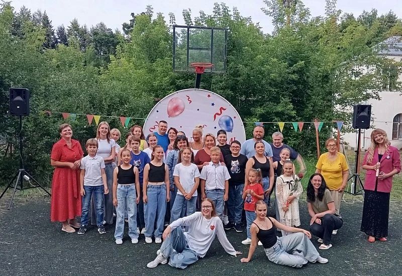 В посёлке Хорлово городского округа Воскресенск провели праздничную программу, посвященную Дню семьи, любви и верности В посёлке Хорлово городского округа Воскресенск провели праздничную программу, посвященную Дню семьи, любви и верности